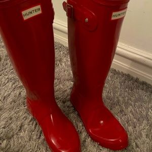 Hunter rain boots (red)